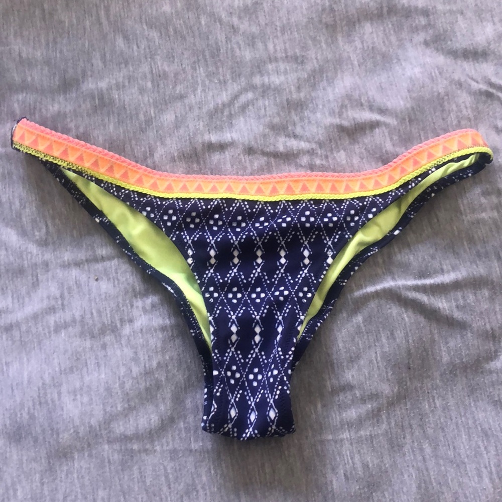 VS bathing suit bottoms